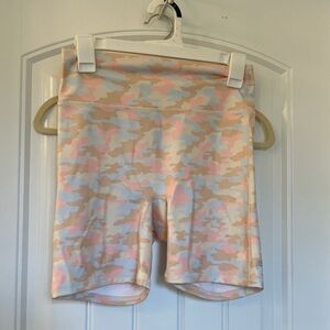 Fabletics Pastel Camo High-Waisted 6” Shorts NWT
